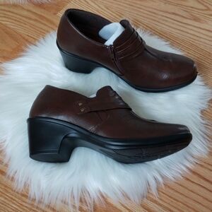 Graham Bootie By Easy Street

SZ 7.5 M women